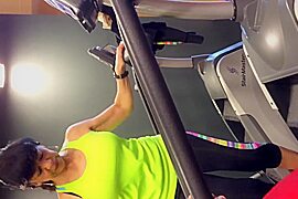 Gym gilf bulge flash big eyes 2